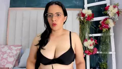 Snapshot of africa_holmes chatting on November 2025 02:22:02 AM Africa online show from November 2025 02:22:02 AM