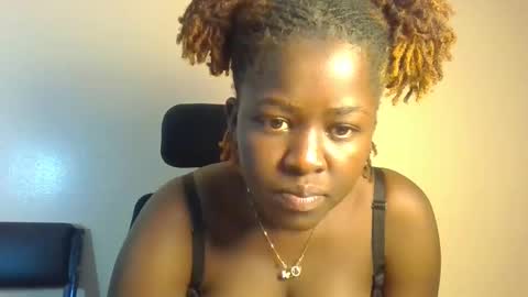 Snapshot of africaan_queen chatting on September 2025 08:03:01 PM africaan_queen online show from September 2025 08:03:01 PM
