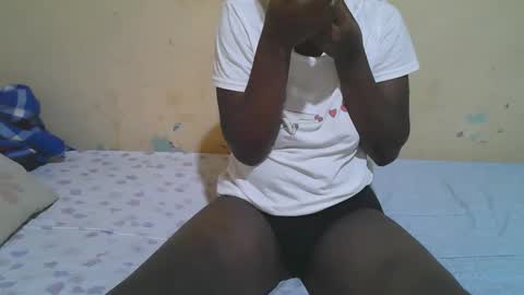 Snapshot of african_pussy2 chatting on November 2025 06:02:02 AM african_pussy2 online show from November 2025 06:02:02 AM