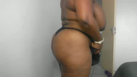 Snapshot of africanbusty chatting on January 2025 07:07:02 AM ONLYFAN-Africanbusty online show from January 2025 07:07:02 AM