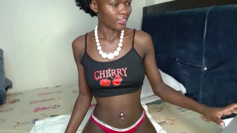 Mia online show from September 2025 06:33:02 PM