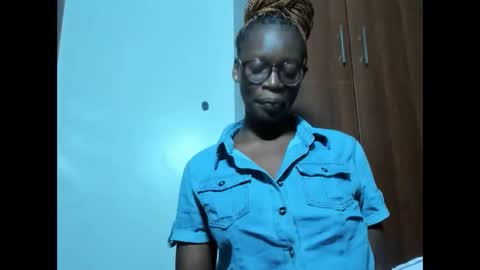 Snapshot of afro_pop chatting on February 2025 03:31:02 AM Leah online show from February 2025 03:31:02 AM