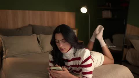 Snapshot of afrodita__25 chatting on April 2026 11:37:02 PM Emma online show from April 2026 11:37:02 PM