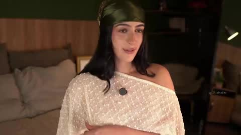 Snapshot of afrodita__25 chatting on May 2026 11:13:01 PM Emma online show from May 2026 11:13:01 PM