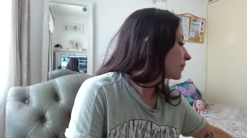 afrodithaa_ online show from April 2026 03:24:01 PM