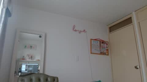 afrodithaa_ online show from April 2026 08:57:02 PM