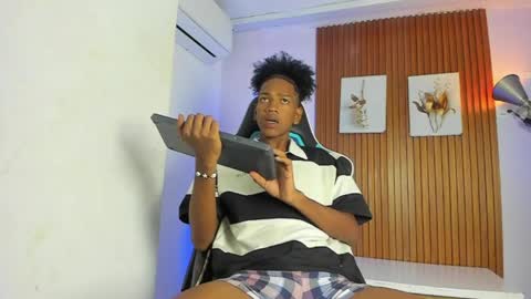 afrowayuu online show from May 2026 05:52:01 PM