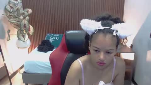 Snapshot of agata18_ chatting on October 2025 12:50:01 PM A G A T A online show from October 2025 12:50:01 PM