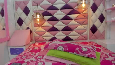 Ana online show from February 2025 12:03:02 PM