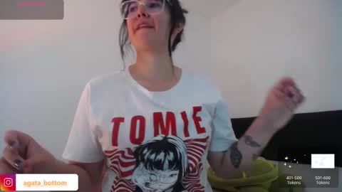 Snapshot of agata_bolton chatting on October 2025 09:45:01 PM Agata online show from October 2025 09:45:01 PM
