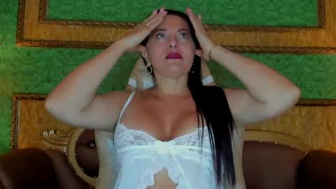 Snapshot of agata_jade chatting on May 2026 12:21:01 PM Agata online show from May 2026 12:21:01 PM
