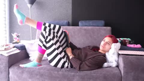 Agata Collinss online show from September 2025 02:07:01 PM