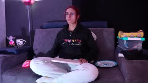 Agata Collinss online show from September 2025 06:06:02 AM