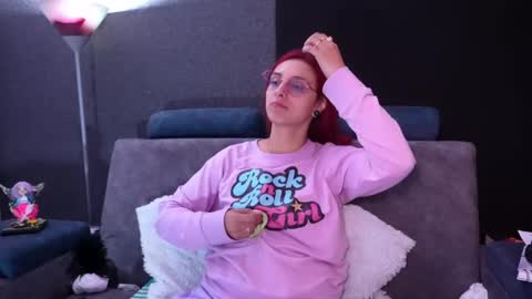 Agata Collinss online show from September 2025 05:34:02 AM