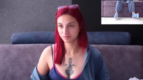 Agata Collinss online show from October 2025 06:59:01 PM