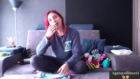 Agata Collinss online show from November 2025 04:12:02 PM