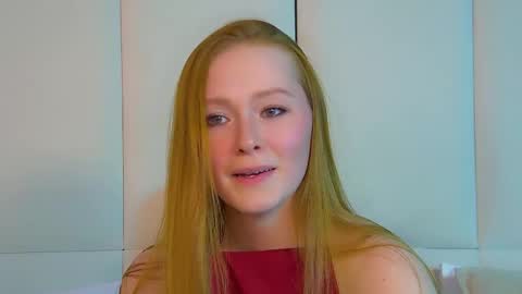 Snapshot of agatafoxley chatting on October 2025 06:32:02 PM AgataFoxley online show from October 2025 06:32:02 PM