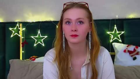 Snapshot of agatafoxley chatting on December 2025 06:27:02 PM AgataFoxley online show from December 2025 06:27:02 PM