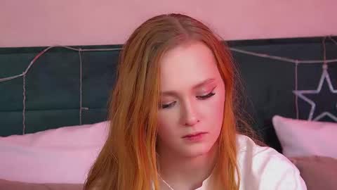 Snapshot of agatafoxley chatting on December 2025 08:48:01 PM AgataFoxley online show from December 2025 08:48:01 PM