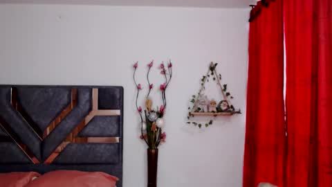 johana online show from April 2026 05:17:01 PM