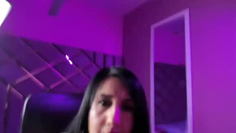 agatha_leon_ online show from October 2025 07:30:02 PM