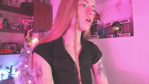 Camila     2 online show from December 2024 06:09:01 AM