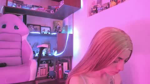 Camila     2 online show from January 2025 08:11:01 PM