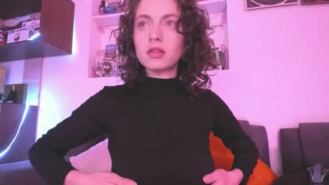 Camila     2 online show from February 2025 09:07:02 PM