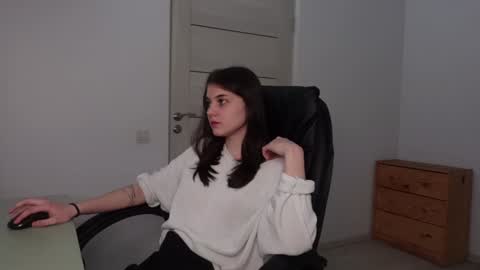 Agelina Lilly Laura online show from January 2025 06:01:02 AM