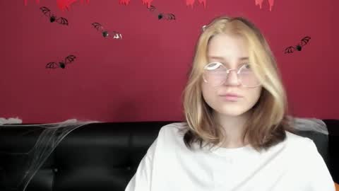 Agnes online show from November 2025 09:22:02 AM