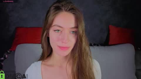 Snapshot of agnes_wells chatting on November 2025 10:18:01 AM agnes wells online show from November 2025 10:18:01 AM