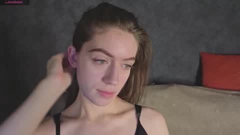 Snapshot of agnes_wells chatting on December 2025 09:17:01 AM agnes wells online show from December 2025 09:17:01 AM