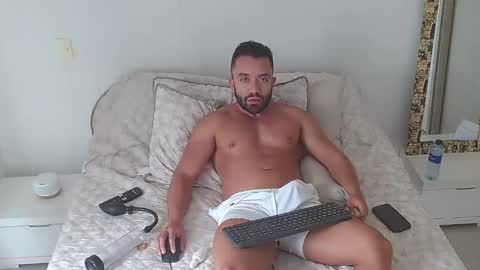 Snapshot of agustinsr chatting on October 2025 04:51:01 PM agustinsr online show from October 2025 04:51:01 PM