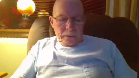 aguynrkfrd online show from December 2024 09:56:01 AM