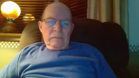 aguynrkfrd online show from December 2024 10:11:02 AM