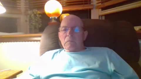 aguynrkfrd online show from September 2025 09:22:02 AM