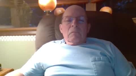 aguynrkfrd online show from November 2025 10:41:02 PM