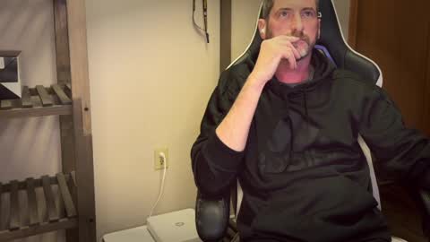 Snapshot of ah_shucks_ chatting on April 2026 03:13:02 AM AhShucks online show from April 2026 03:13:02 AM