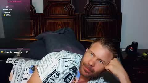 Blue Eyed Handsome Man online show from April 2026 01:23:02 AM