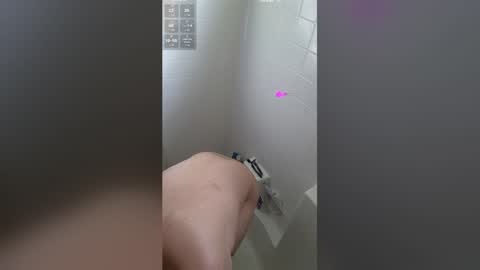 Snapshot of aholevibe chatting on April 2026 11:47:02 PM Jay online show from April 2026 11:47:02 PM