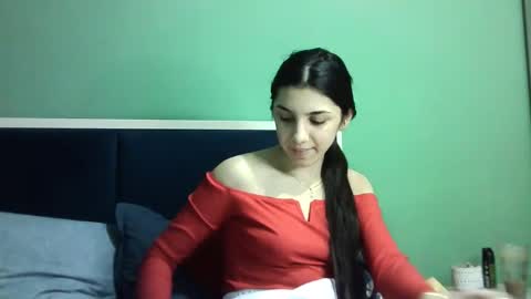Snapshot of ahotkitty18 chatting on January 2025 04:25:01 PM Selena online show from January 2025 04:25:01 PM