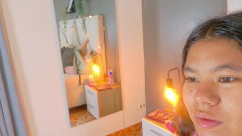 Snapshot of ahslyevans__ chatting on April 2026 11:37:01 AM AHSLY online show from April 2026 11:37:01 AM