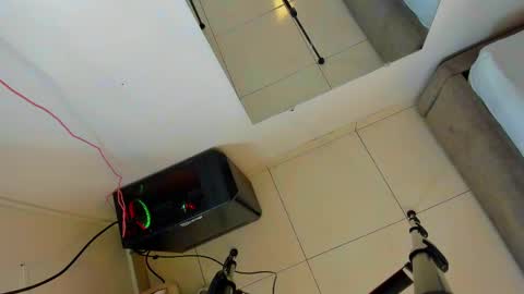 Snapshot of ahslyevans__ chatting on April 2026 11:38:02 AM AHSLY online show from April 2026 11:38:02 AM