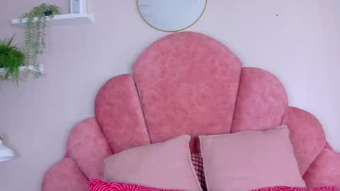 Snapshot of ahslyevans__ chatting on April 2026 03:14:01 PM AHSLY online show from April 2026 03:14:01 PM