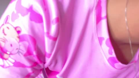 Snapshot of ahslyevans__ chatting on May 2026 08:08:01 AM AHSLY online show from May 2026 08:08:01 AM