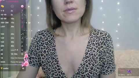 Snapshot of ahtena chatting on December 2024 10:28:01 AM Ahtena online show from December 2024 10:28:01 AM