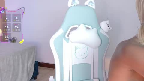 Ahvi Ebony online show from January 2026 12:07:01 PM