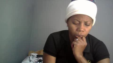 Snapshot of aicha_boobs chatting on April 2026 07:01:02 PM Aicha boobs online show from April 2026 07:01:02 PM