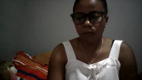 Snapshot of aicha_boobs chatting on April 2026 03:33:02 PM Aicha boobs online show from April 2026 03:33:02 PM