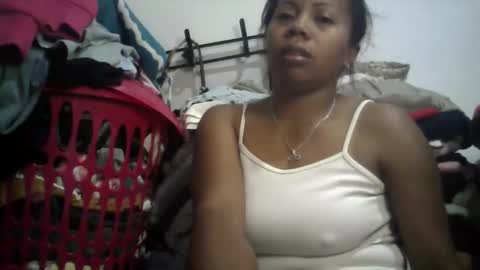 Snapshot of aicha_boobs chatting on April 2026 02:02:01 AM Aicha boobs online show from April 2026 02:02:01 AM